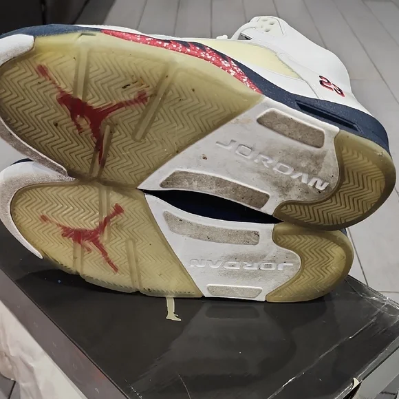 Air Jordan 5 Retro White Sneakers - Picture 5 of 6